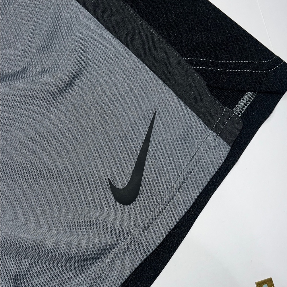 Nike Men's Gray and Black Athletic Shorts - Picture 5 of 8